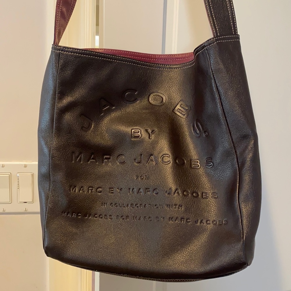 MARC JACOBS Signature Embossed Reversible Crossbody Tote